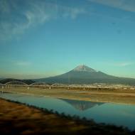 Le Mont Fuji vu d'un train en marche - 